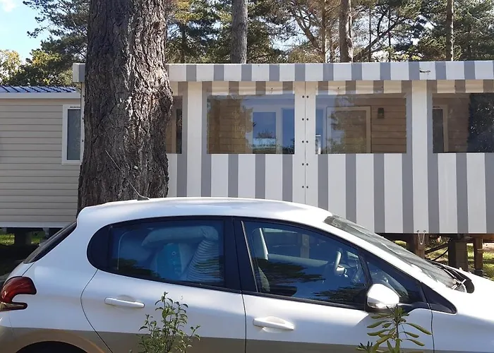 캠프장 Mobil 2 4 A 6 Pers 피리악-쉬르-메르